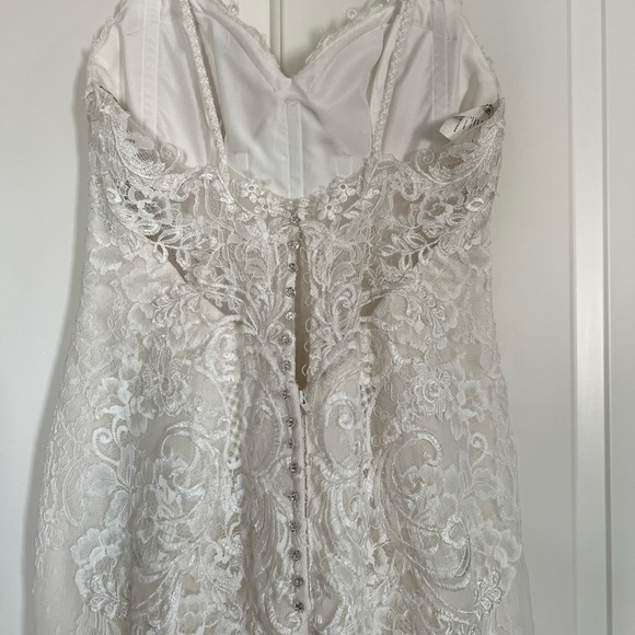 Maggie Sottero wedding dress - Picture 3 of 8